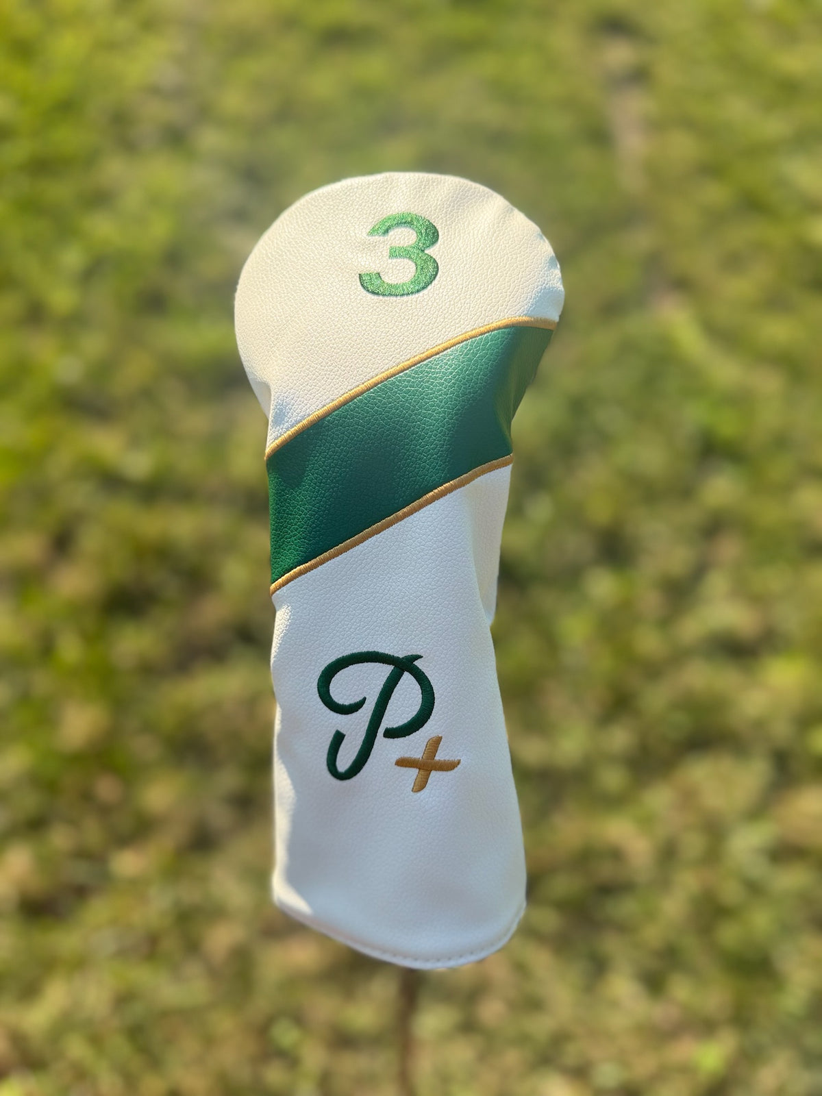 Par+ Classic Golf 3-Wood Headcover – White & Green